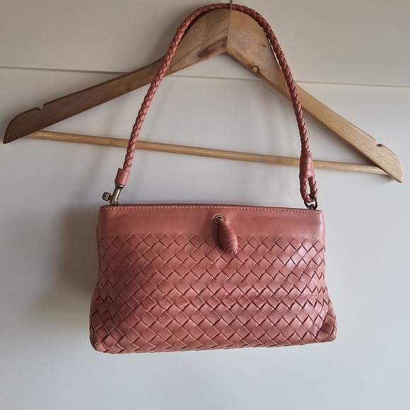Bottega Veneta Intrecciato Leather Handbag Coral *FLAWS* - Picture 4 of 16